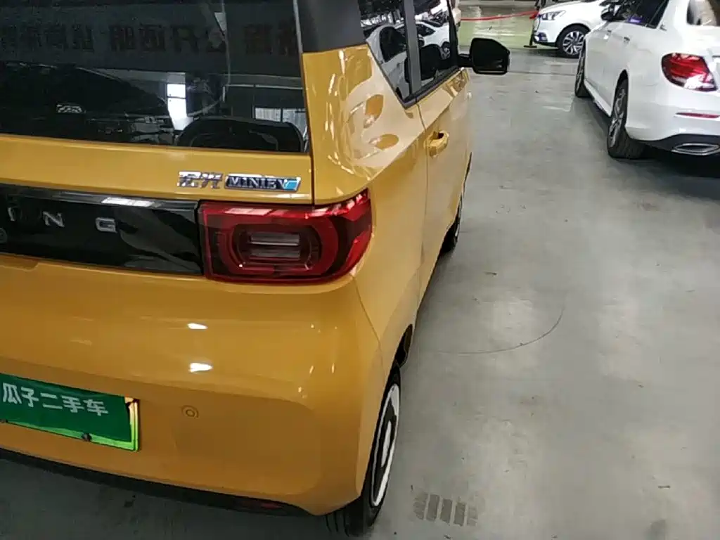 Wuling MINIEV — миниатюра 8