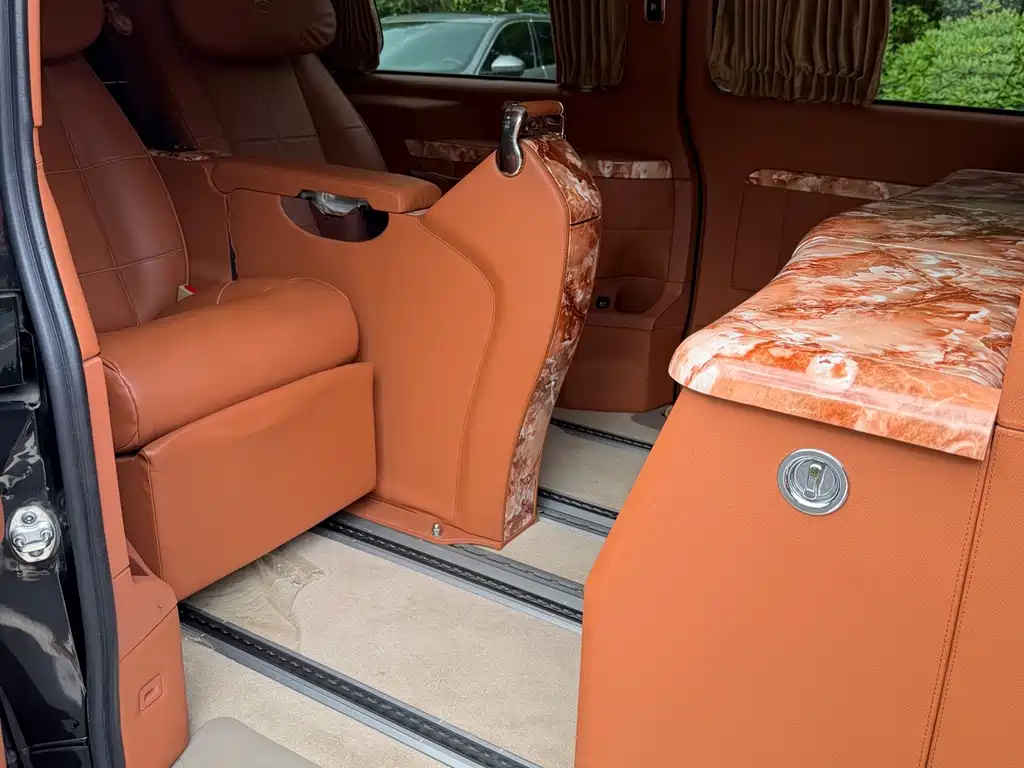 Mercedes-Benz Viano — миниатюра 10