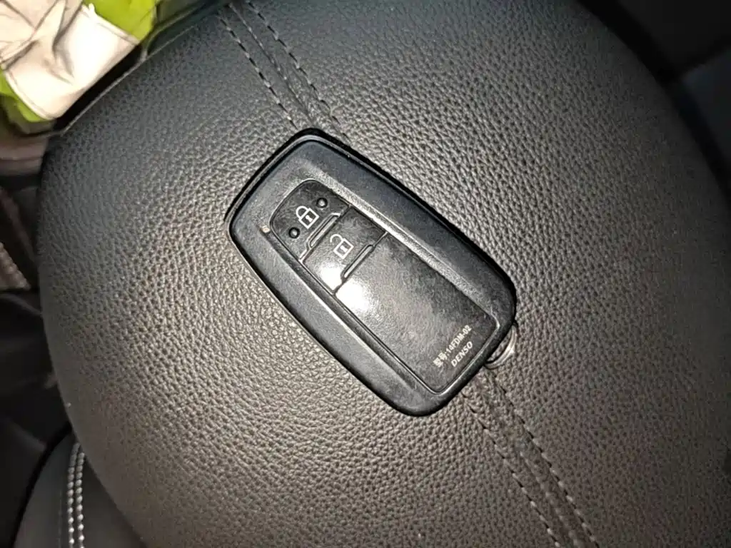 Toyota RAV4 — миниатюра 9