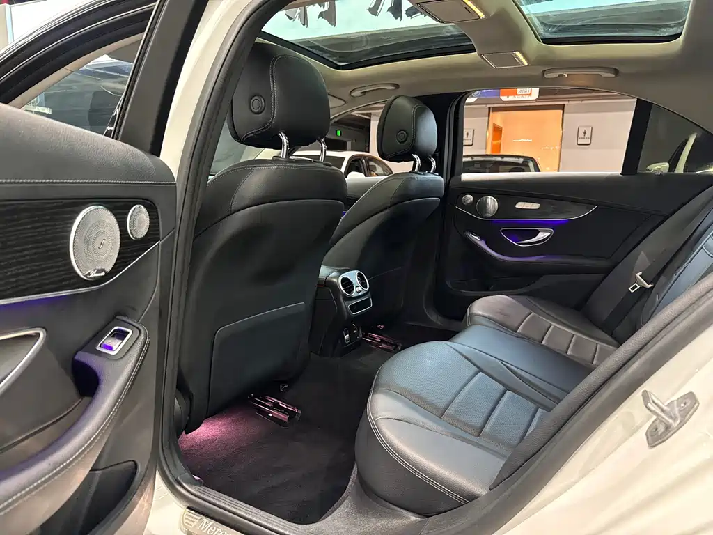 Mercedes-Benz C-Class — миниатюра 18