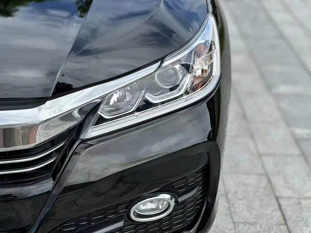 Honda Accord — миниатюра 12