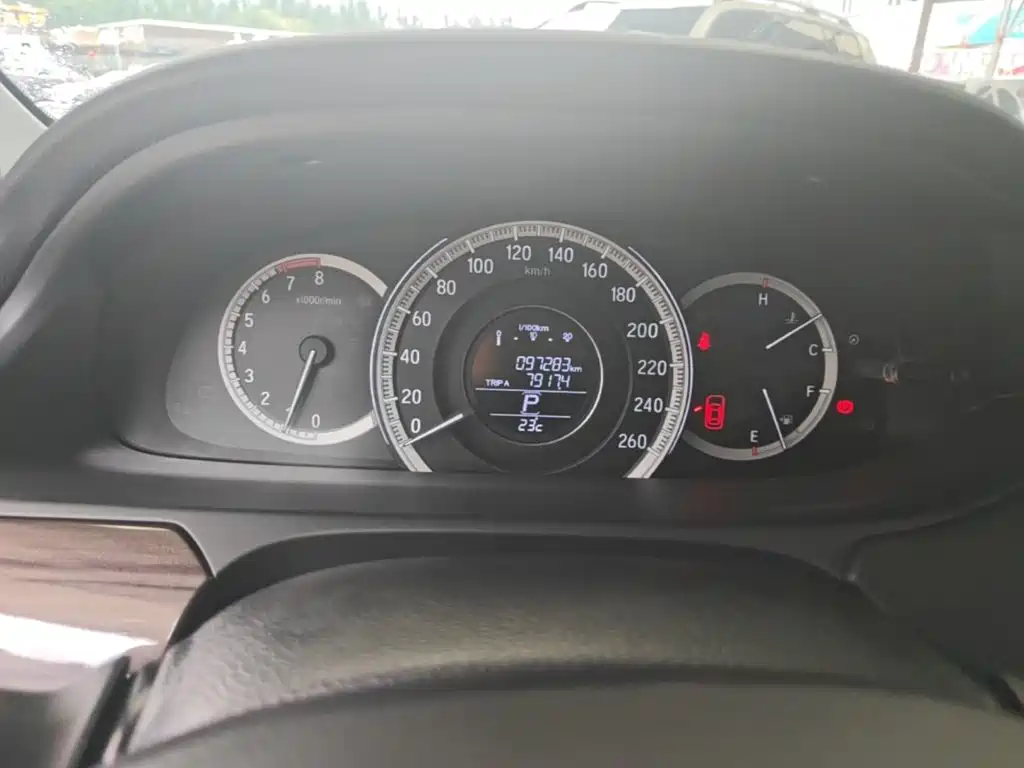 Honda Accord — миниатюра 8