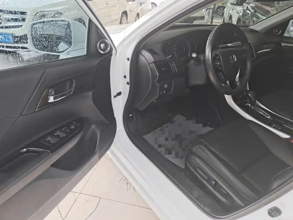 Honda Accord — миниатюра 12