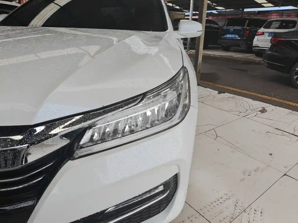 Honda Accord — миниатюра 18