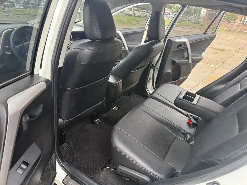 Toyota RAV4 — миниатюра 20