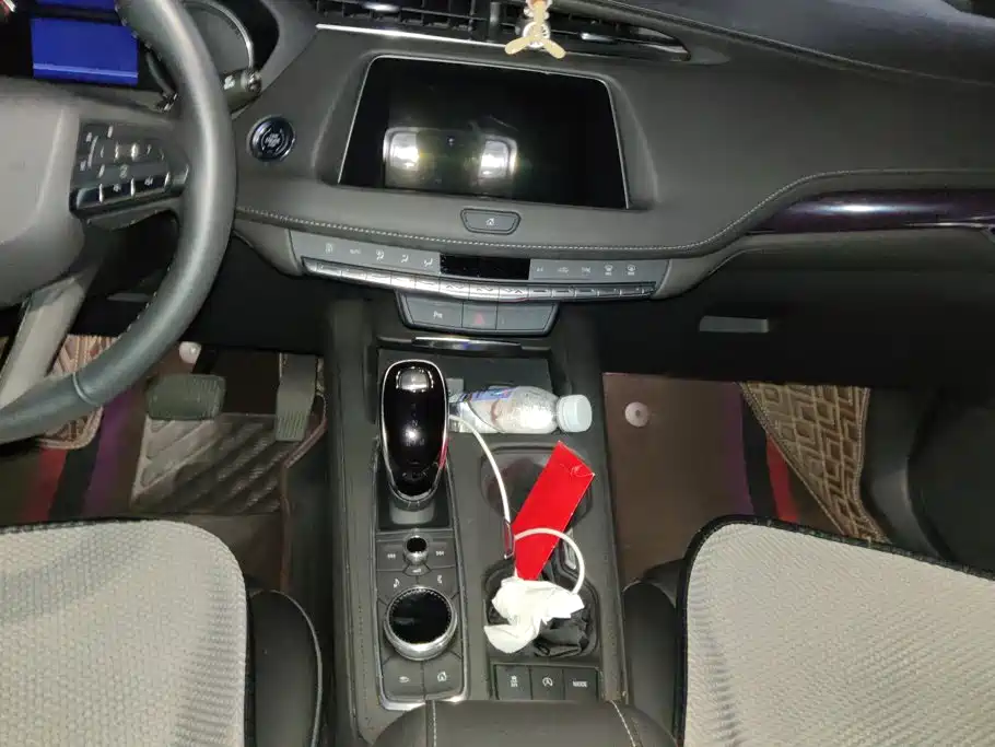 Cadillac XT4 — миниатюра 16