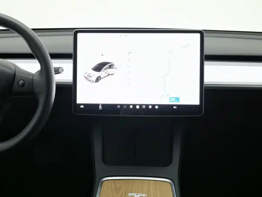 Tesla Model 3 — миниатюра 12