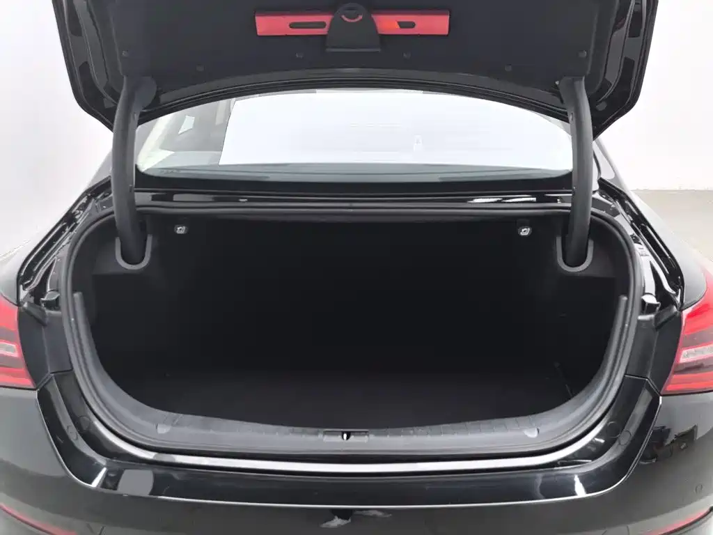 Hongqi Hongqi H5 — миниатюра 16