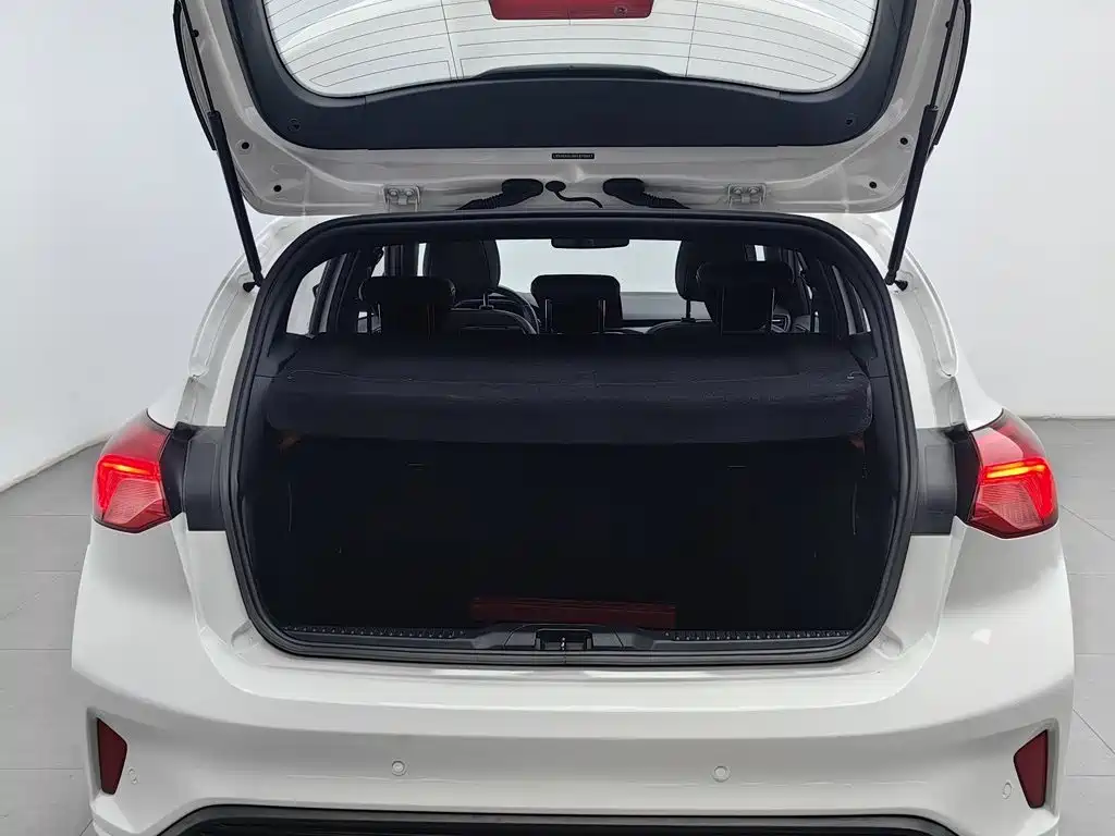 Ford Focus — миниатюра 16