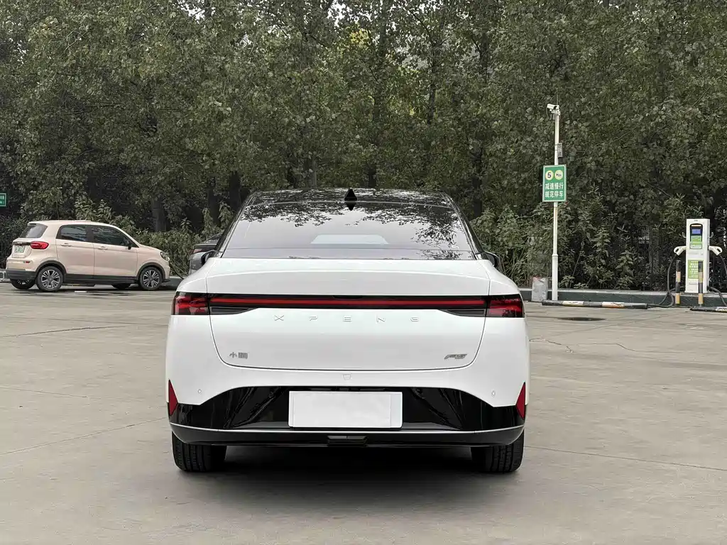 XPeng P5 — миниатюра 14