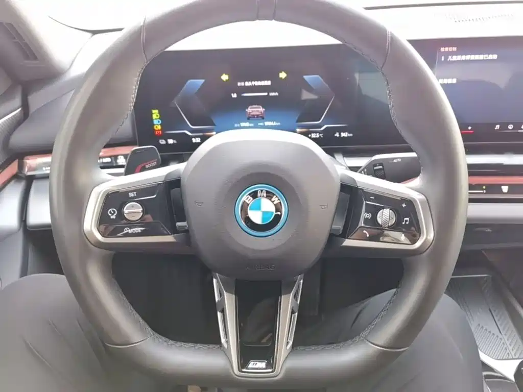 BMW i5 — миниатюра 11