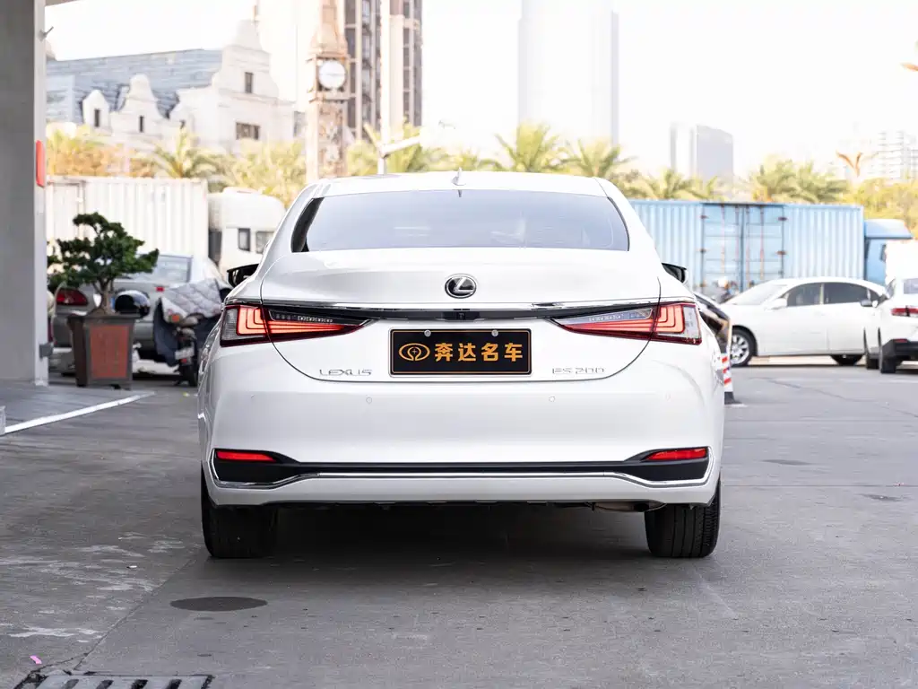 LEXUS ES