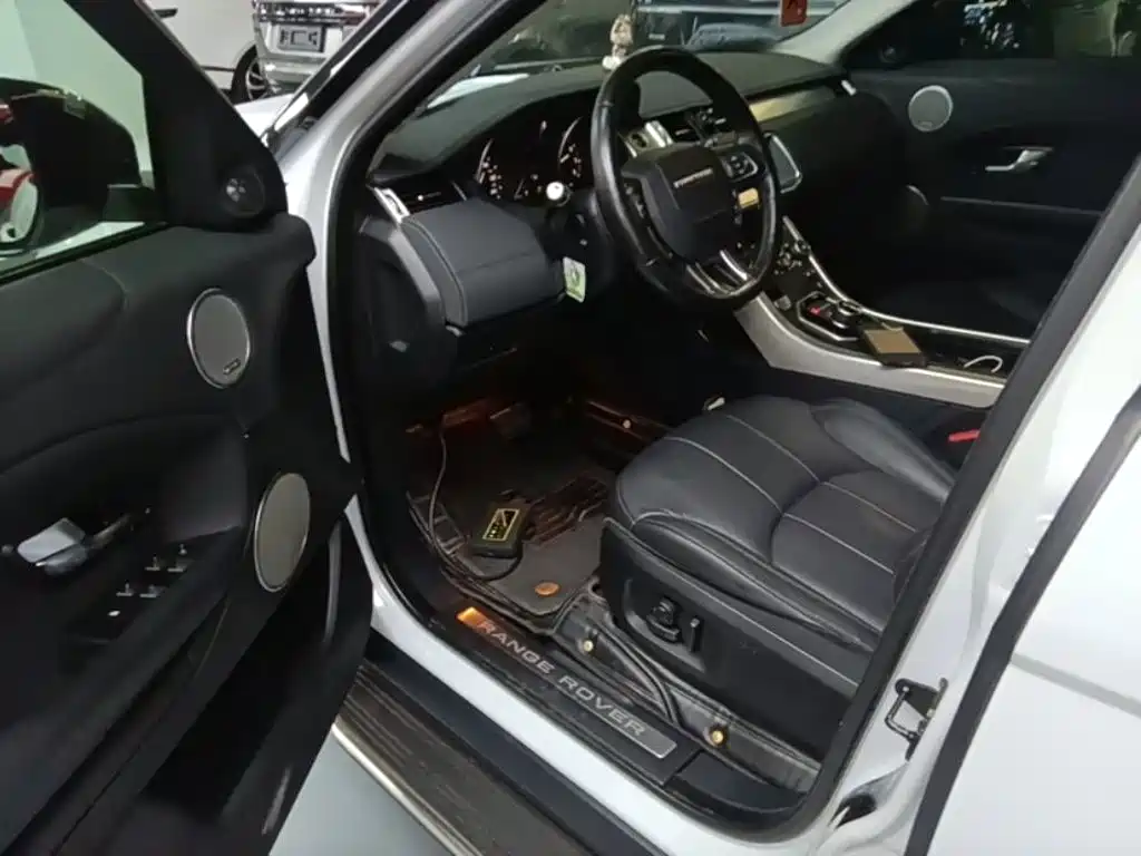 Land Rover Evoque — миниатюра 16