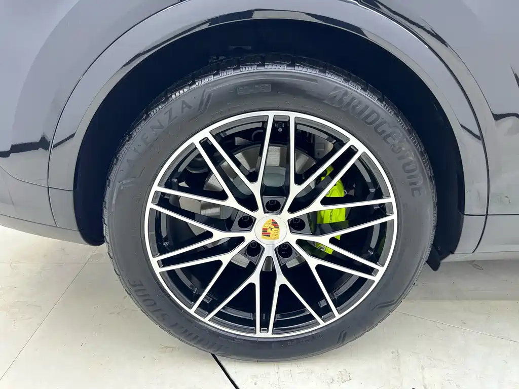 Porsche Cayenne Hybrid — миниатюра 29