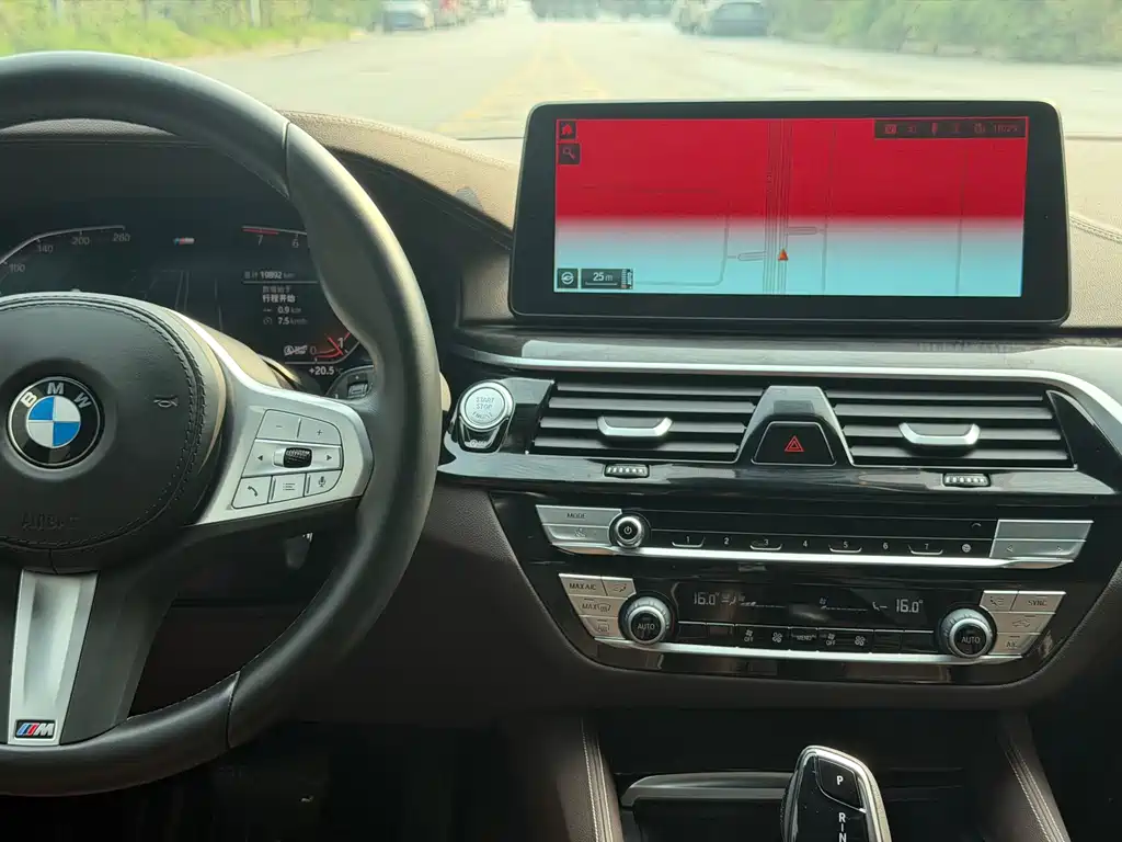 BMW 5 Series — миниатюра 14