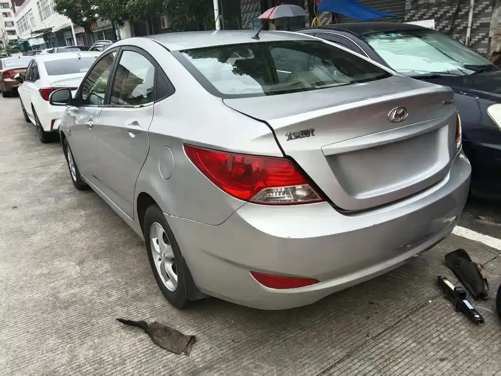 Hyundai Verna — миниатюра 2
