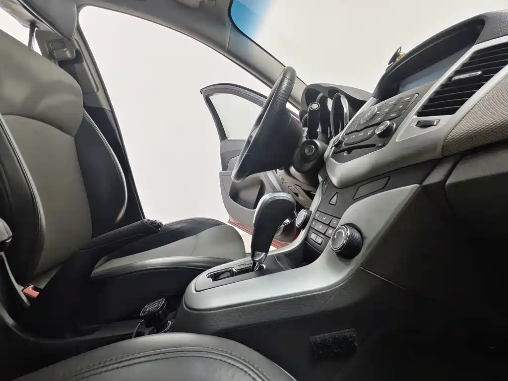 Chevrolet Cruze — миниатюра 15