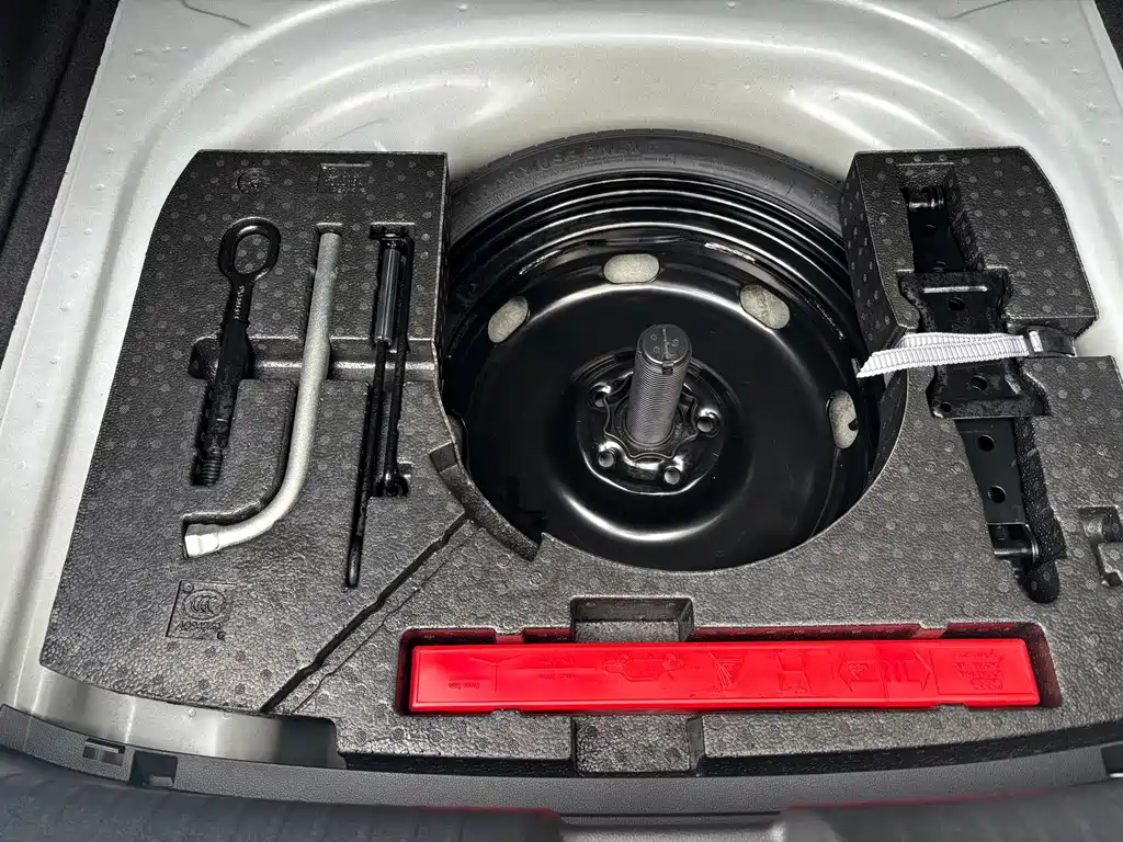 Volkswagen Sagitar — миниатюра 17