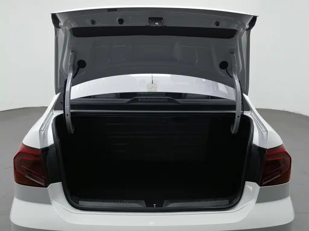 Volkswagen Jetta — миниатюра 16