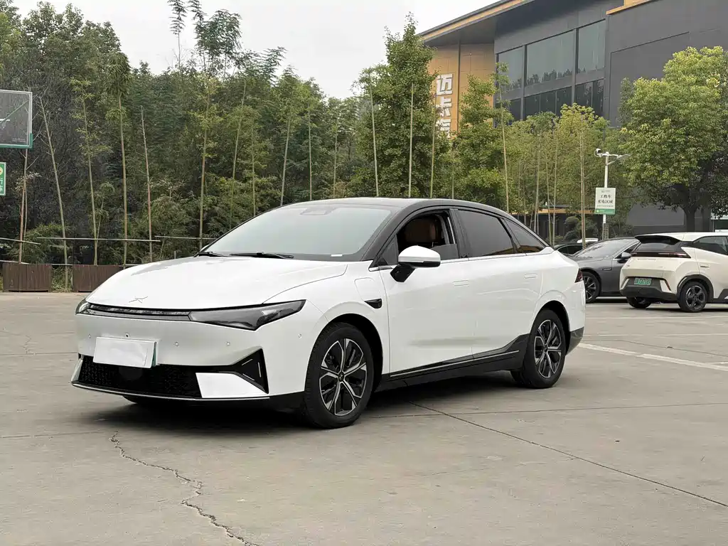 XPeng P5