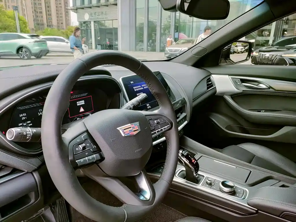 Cadillac CT5 — миниатюра 30