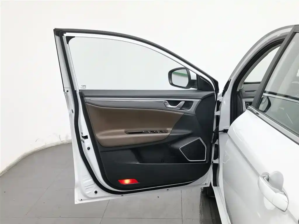 GEELY AUTOMOBILE EMGRAND GL