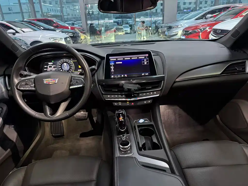 Cadillac CT5 — миниатюра 5
