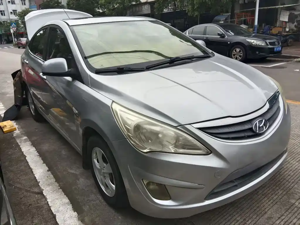 Hyundai Verna — миниатюра 5