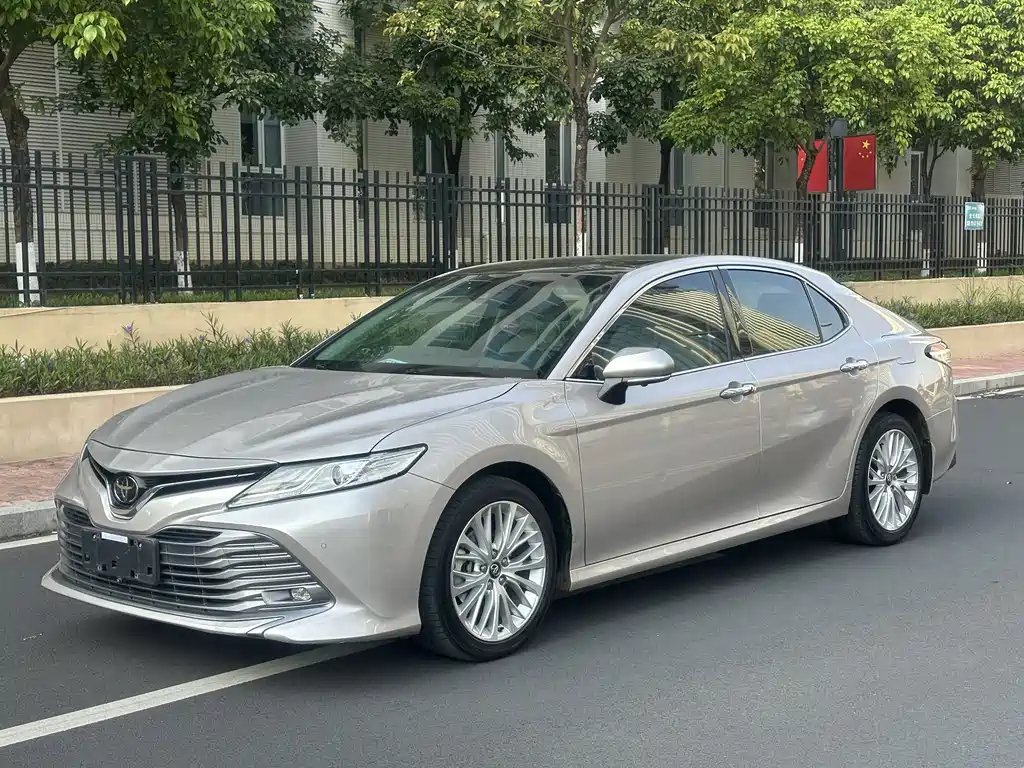TOYOTA CAMRY