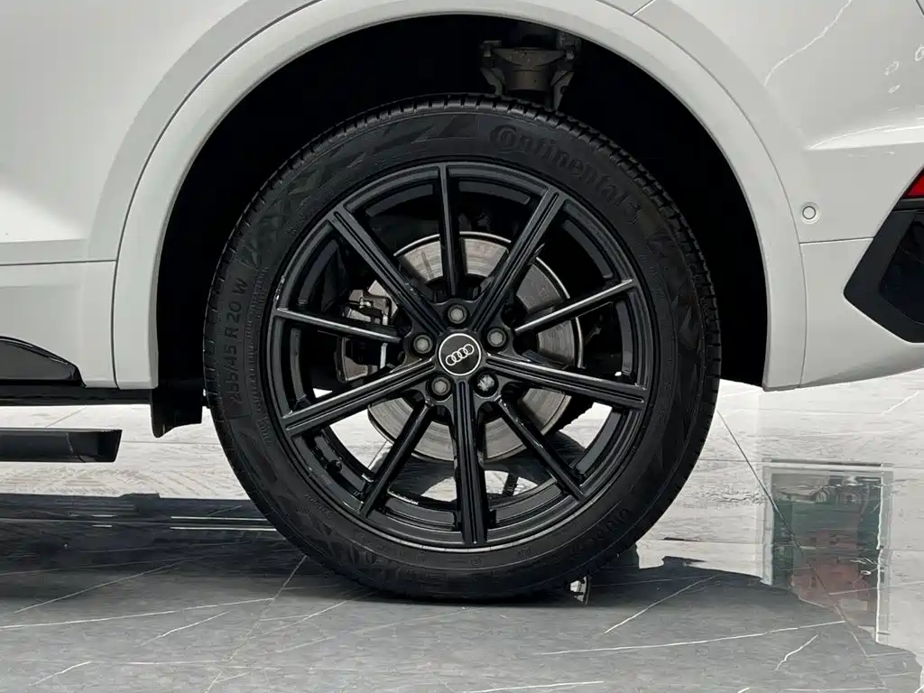 Audi Q5L Sportback — миниатюра 25