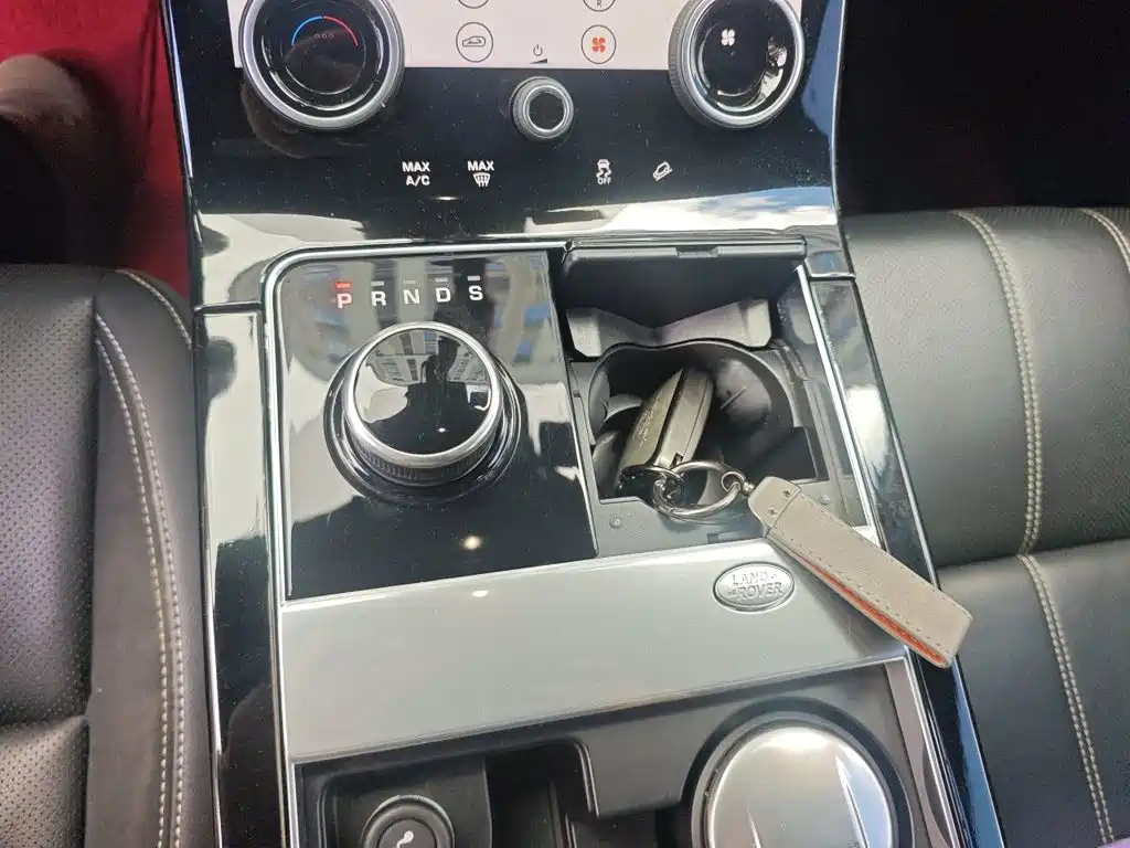 Land Rover Velar — миниатюра 10