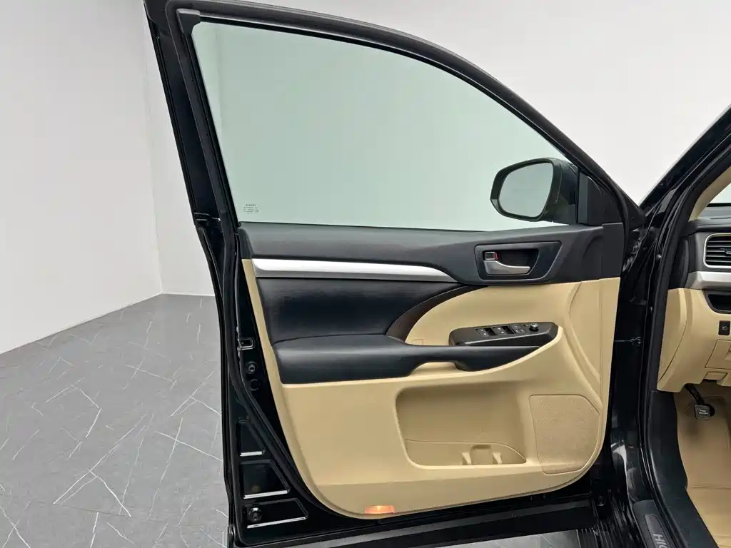 Toyota Highlander — миниатюра 11