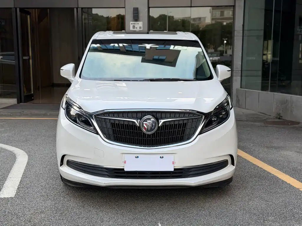 Buick GL8 — миниатюра 2