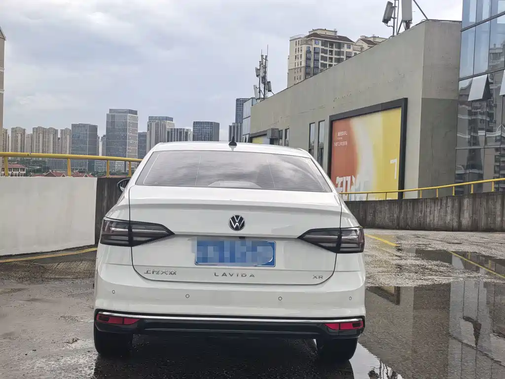 Volkswagen Lavida — миниатюра 5