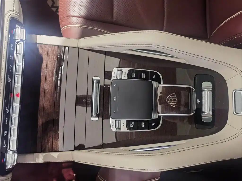 MERCEDES-BENZ MAYBACH GLS