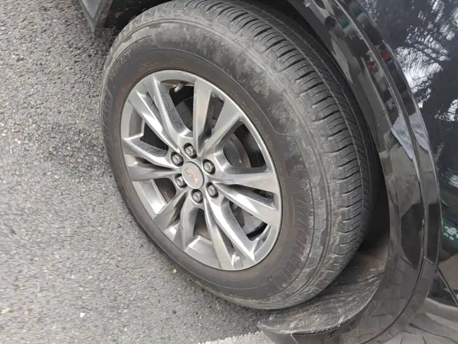 Cadillac XT5 — миниатюра 6