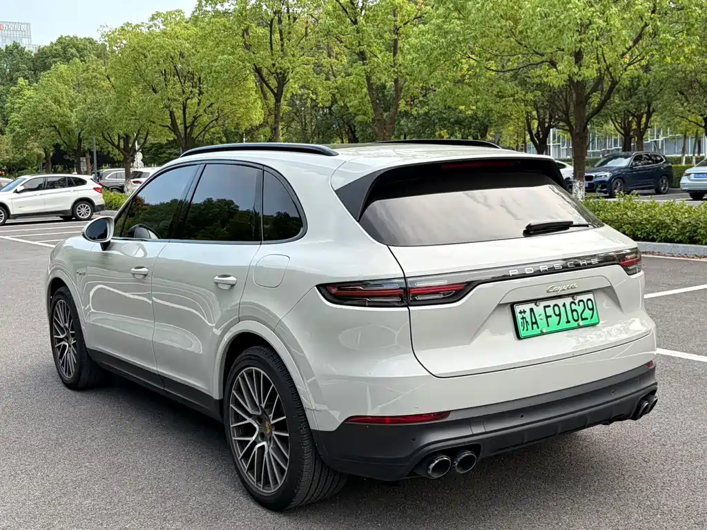 Porsche Cayenne Hybrid — миниатюра 23