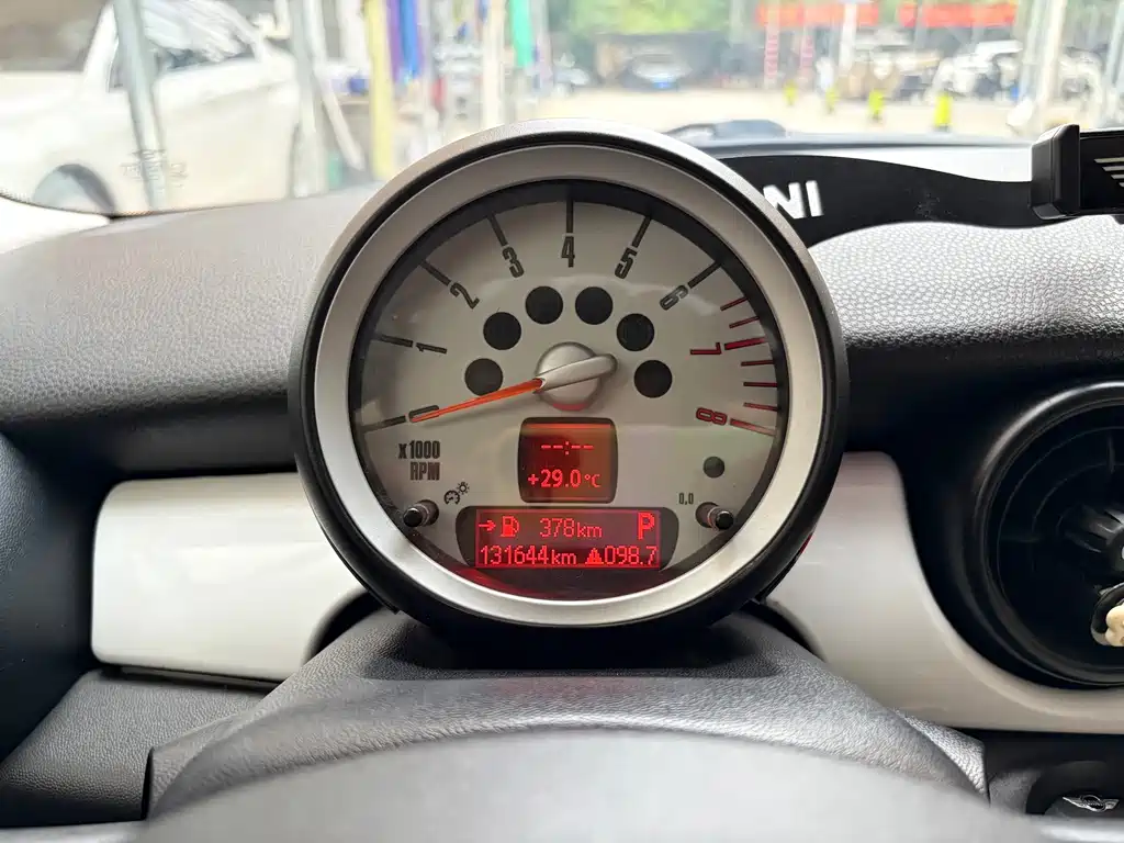 MINI Mini Clubman — миниатюра 16