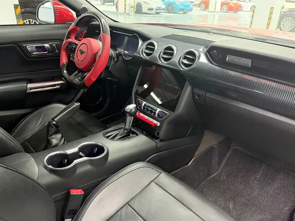 Ford Mustang — миниатюра 13