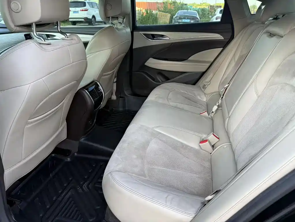 Buick LaCrosse — миниатюра 6