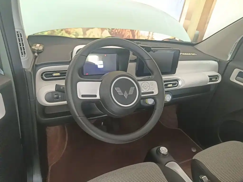 Wuling MINIEV — миниатюра 11