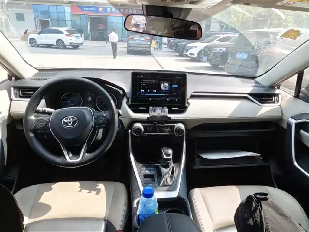 Toyota Wildlander — миниатюра 6
