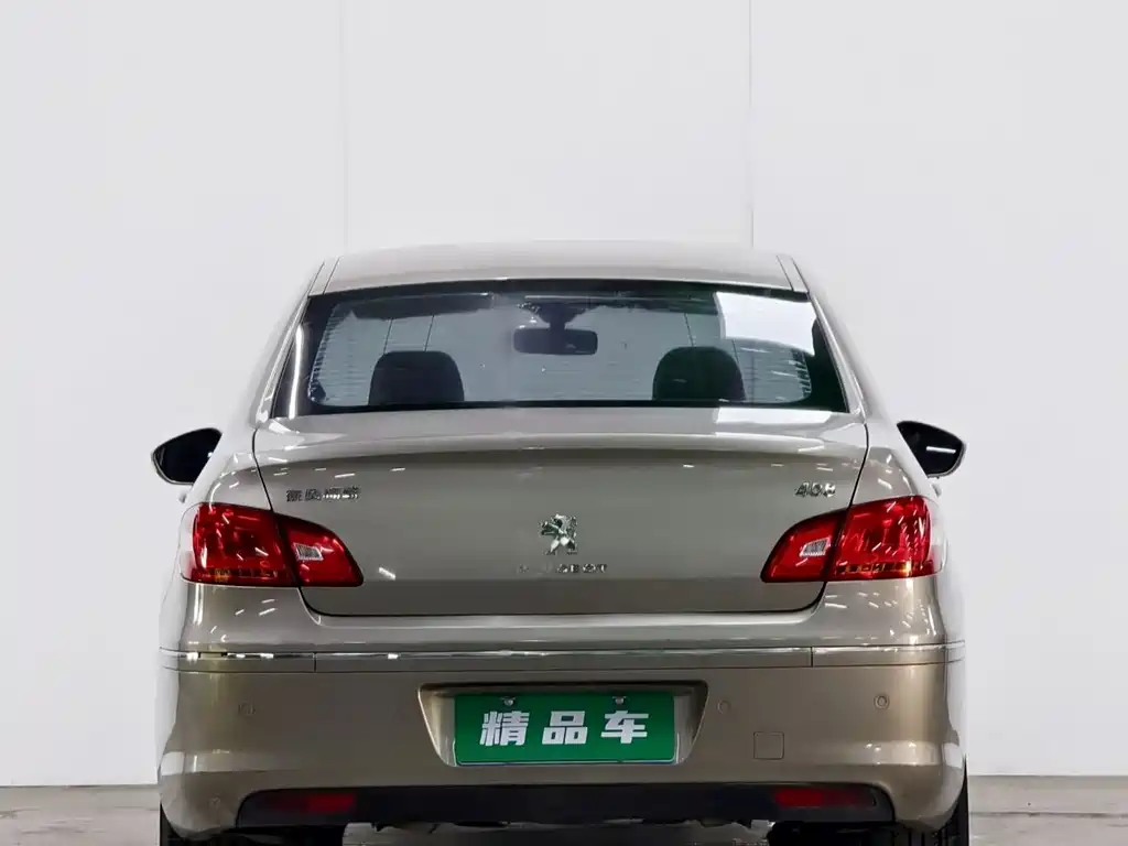 Peugeot 408 2013 1.6L MT Comfort