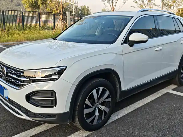Volkswagen Tharu