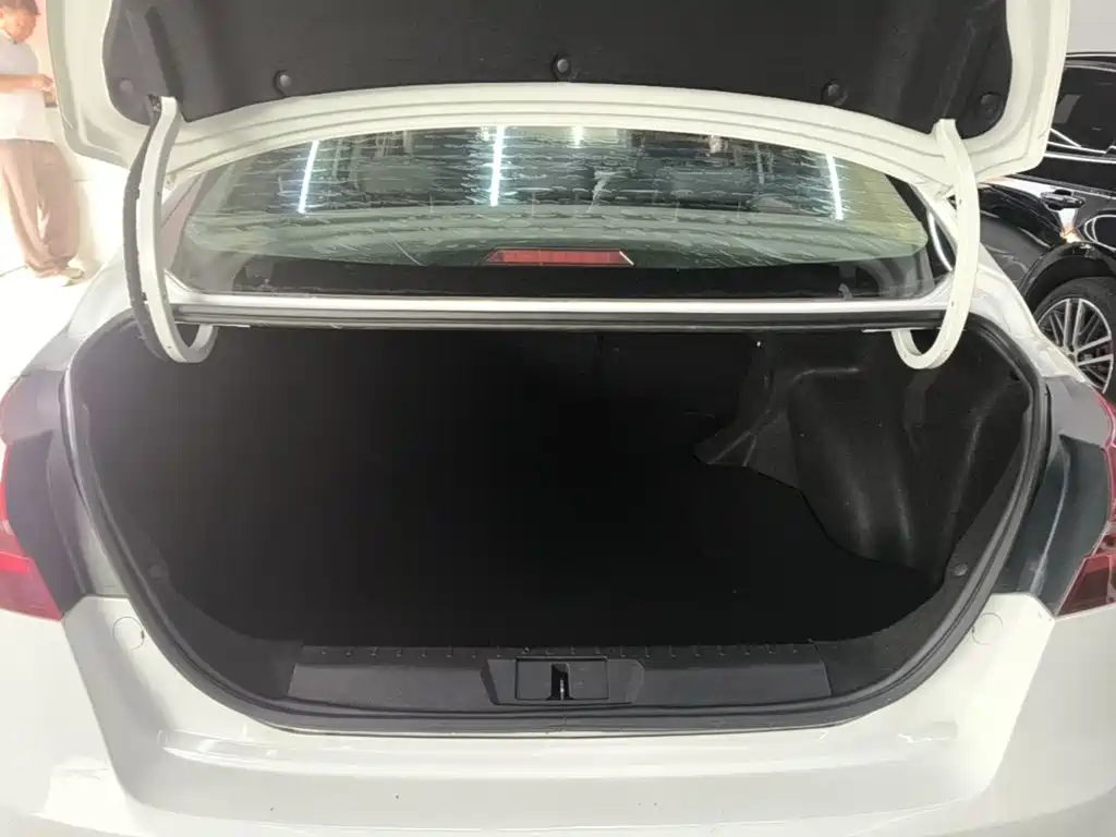 Geely Emgrand — миниатюра 19