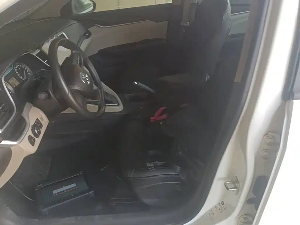 Buick Excelle — миниатюра 15