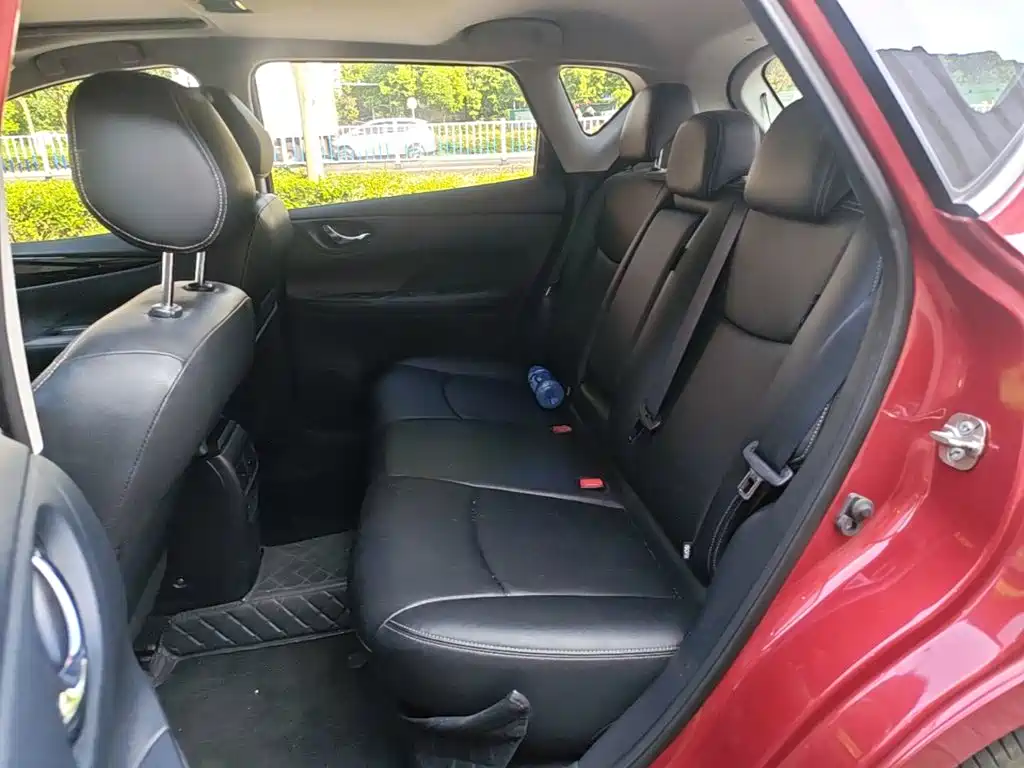 Nissan Tiida — миниатюра 17