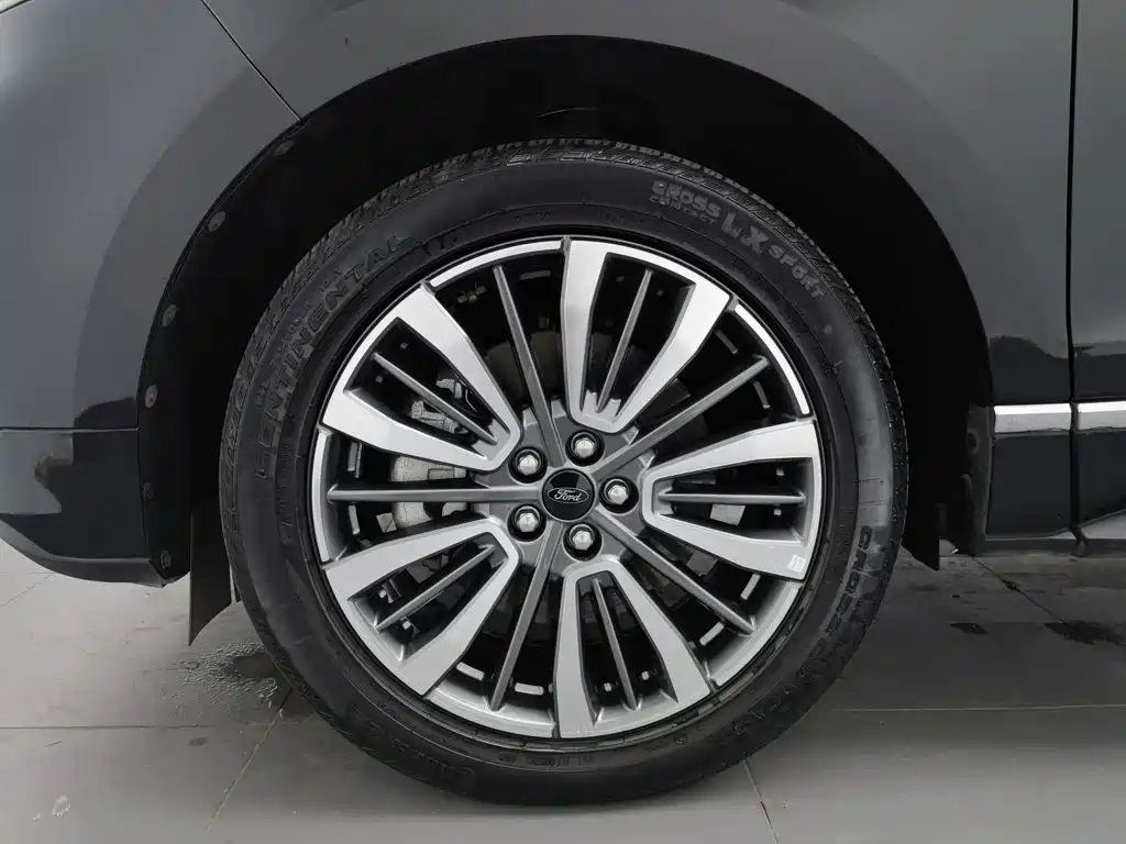 Ford Edge — миниатюра 17