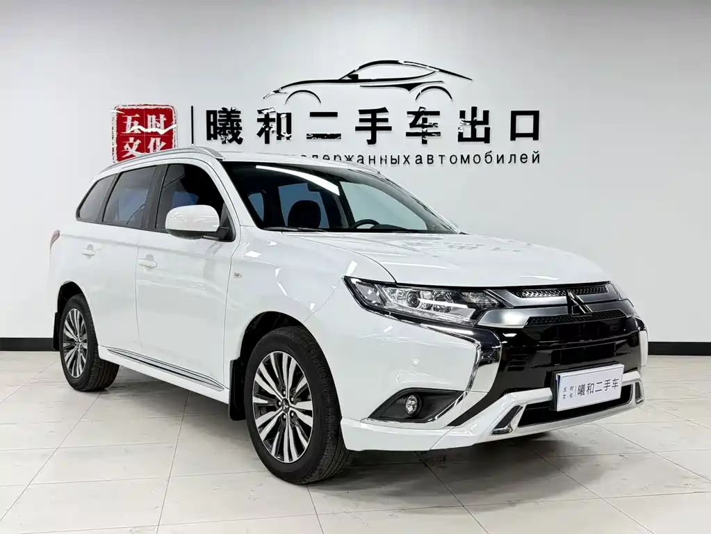 Mitsubishi Outlander Facelift 2.0L 2WD Smooth Travel Edition 5 seats, фото 3