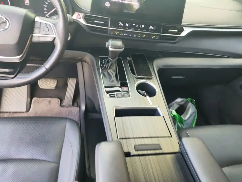 Toyota Sienna — миниатюра 10